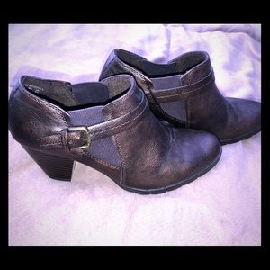 (NEVER WORN) CANYON RIVER BLUES HEELED BOOTS